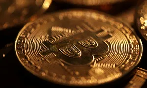 Bitcoin lại vượt mốc 100.000 USD